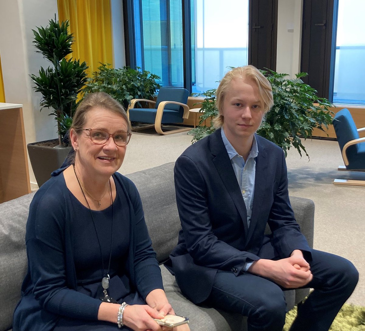 EloTyoelake's tweet photo. Taas on se päivä vuodesta, kun Elossa varjostetaan. Olemme mukana @NuoriYrittajyys järjestämässä #NYjobshadow -päivässä. Oululainen Henrik Viitala seuraa henkilöstöjohtajamme @MalinenHilkka päivää. Mielenkiintoista päivää teille, Henrik ja Hilkka! https://t.co/IBC8D6q6f3