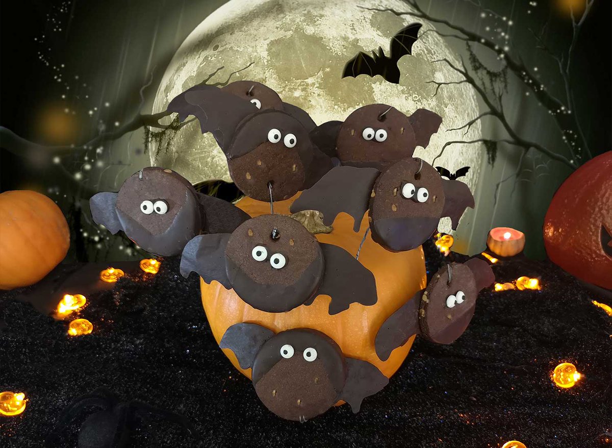 ProductChain's tweet image. 🦇Spooky Fun for Halloween🦇
Get creative this Halloween with these easy-to-make bat biscuits. Recipe from the fabulous @FoodThoughtsUK
foodthoughts.co.uk/recipe-items/h…

#Halloween #bats #biscuits #baking #recipes #chocolate