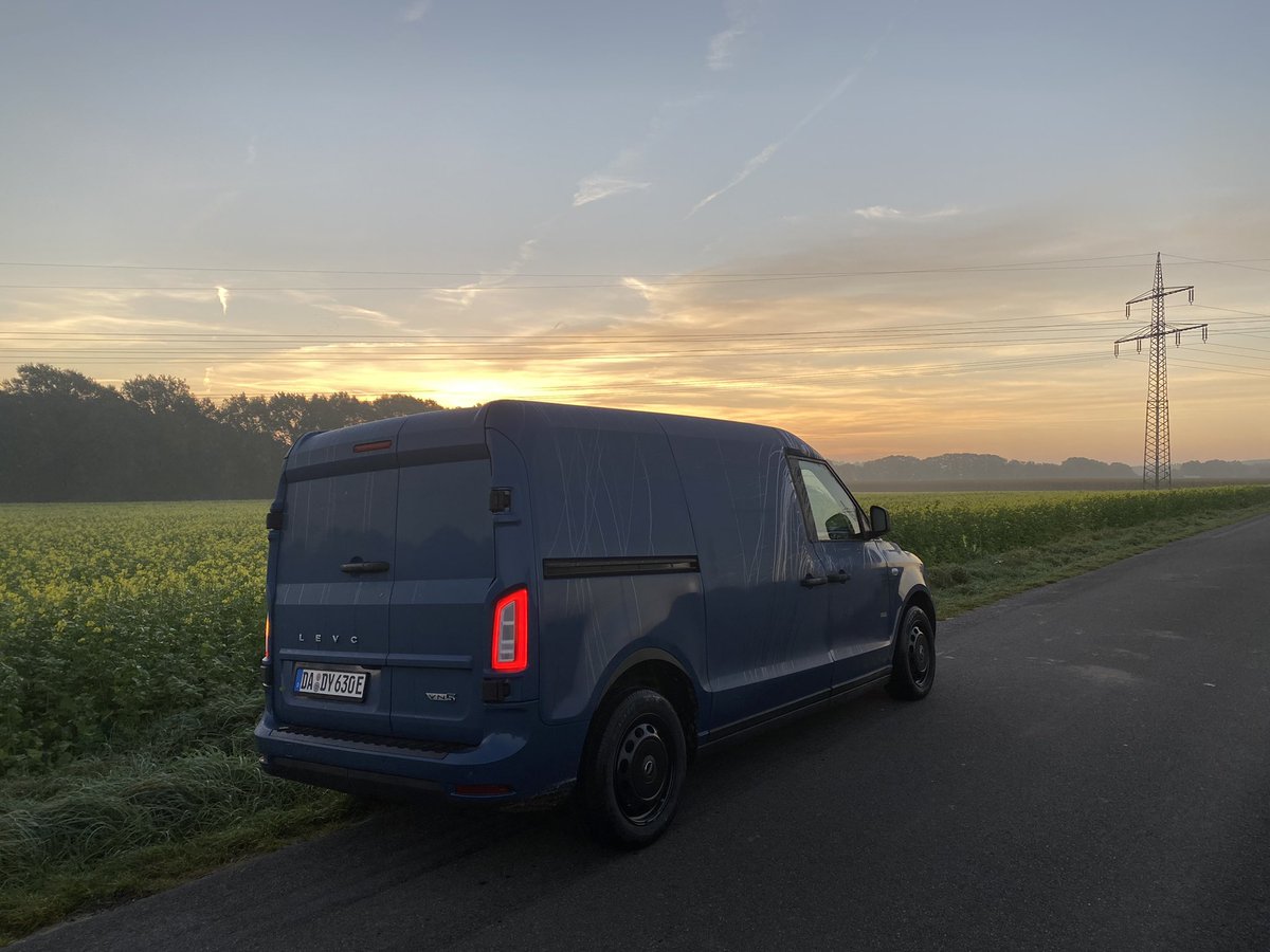 GerdKebschull's tweet photo. *Levc VN5*
#Elektromobilität #RangeExtender
#LevcVN5 @AutoStromer @LEVC_Germany https://t.co/moeVVB9HGc