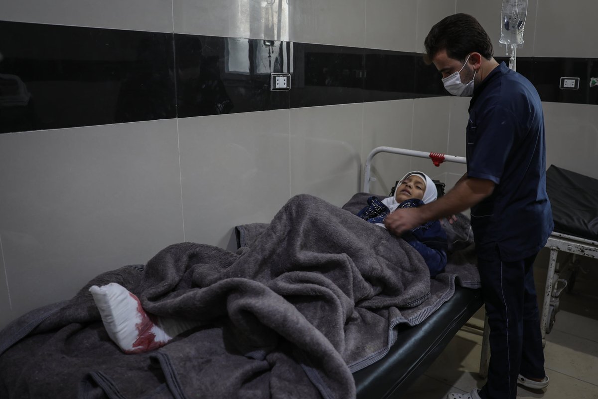 IndDoctorsAsso's tweet photo. Assad regime and Russia intentionally targeting the civilians of North West #Syria, last attack yesterday hit a refugee's camp in #Termanin 10km from #Turkey borders,where mainly women and children living in, what left one children dead and 4 children injured
STOP THE WAR CRIMES https://t.co/gOyIjcNvln
