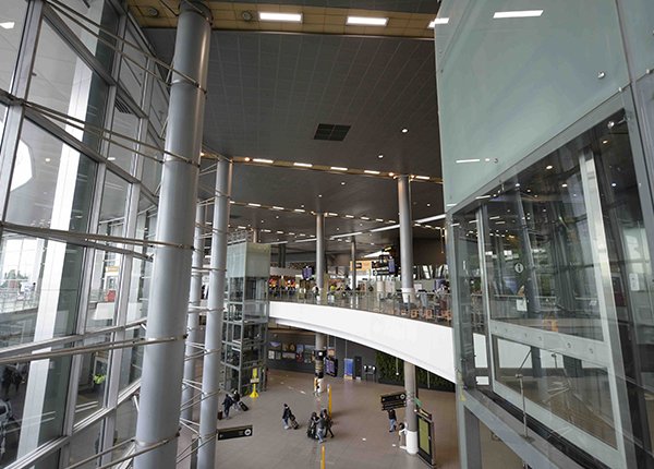 IntegrationMag's tweet photo. Illuminazione Signify per l’aeroporto internazionale El Dorado in Colombia: La recente installazione di soluzioni illuminotecniche Signify all'interno dell'aeroporto internazionale El Dorado in Colombia. L'articolo Illuminazione Signify per l’aeroporto… https://t.co/A5wMX4m0Bw https://t.co/byq5gab4Zm