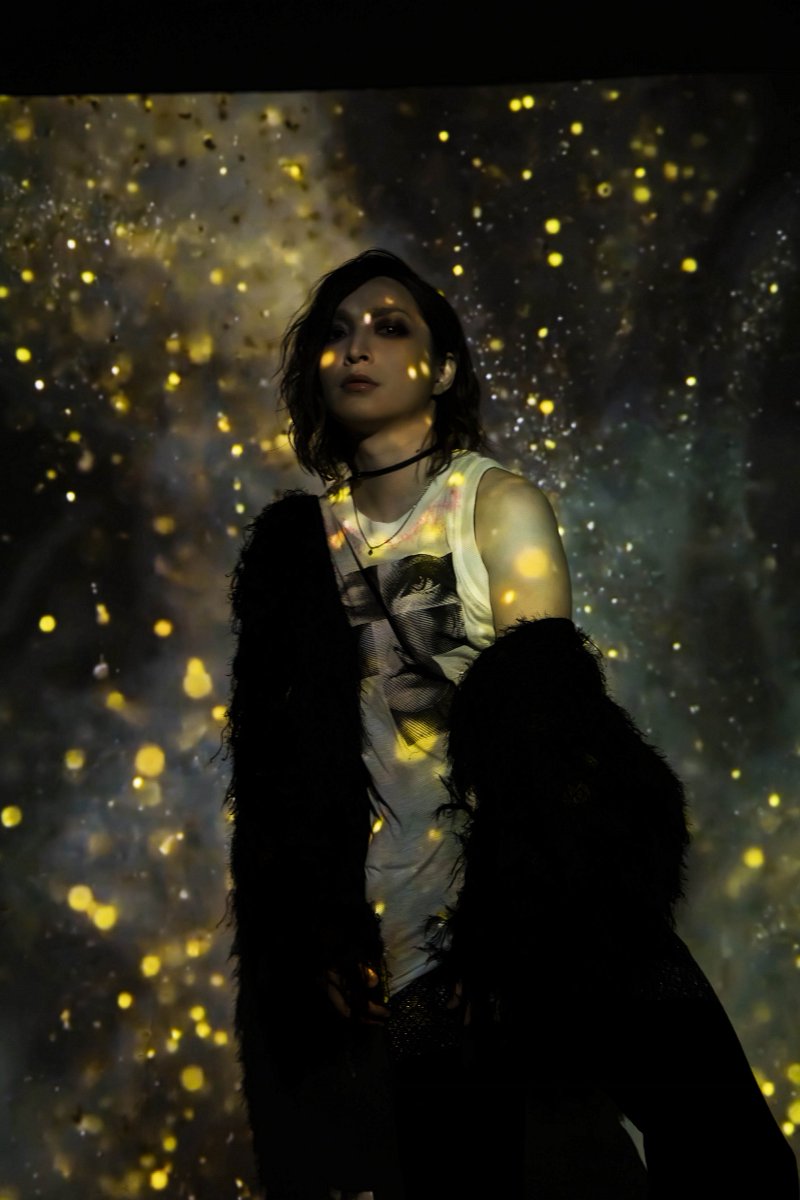 TOWER_V's tweet photo. 【#Leda】

これまでオフィシャル通販や
ライブ物販のみで取扱いをしていた
Leda(ex.DELUHI etc.)ソロ活動EP
『MIRAGE OF GEMINI』『Cygnus Lake』の2作品が
全国一般流通解禁のため
取扱開始✝♣！！

https://t.co/wUG8THlMmL
https://t.co/mdewUSH0ne

( @bravemanrecords ) https://t.co/n7uYvcdziD