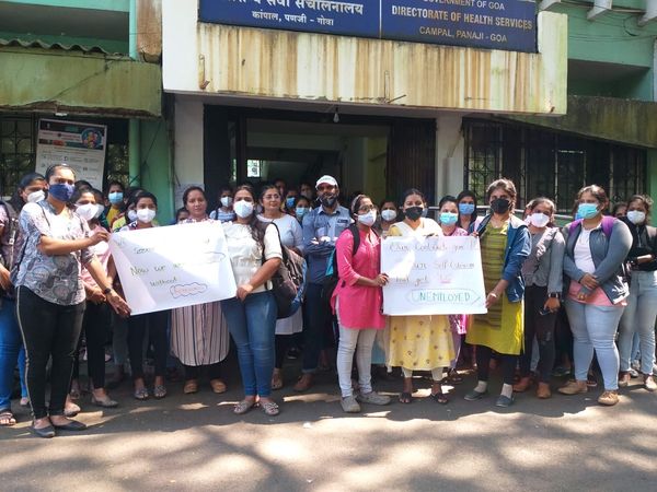 roylacfernandes's tweet photo. #supportournurses Our nurses reached out to the community when we needed them. The govt must renew their contracts or give them permanent jobs.
#bettergoa #jobs @visrane @DrPramodPSawant @CovidIndiaSeva @MoHFW_india #helpournurses https://t.co/9cgHJZOE2k