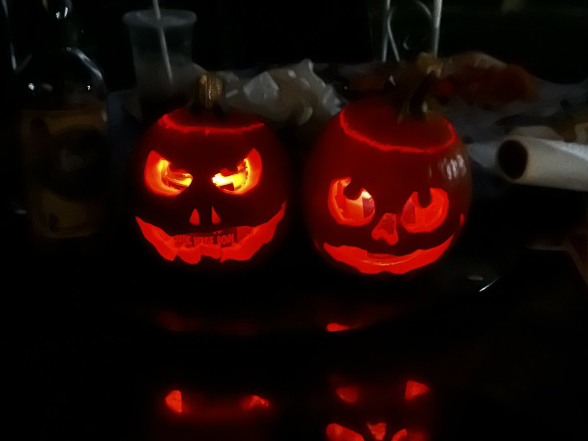 NickKatsopolis's tweet photo. Birthday and pumpkins with the babe
@shermanade https://t.co/QFXWx8KkgS