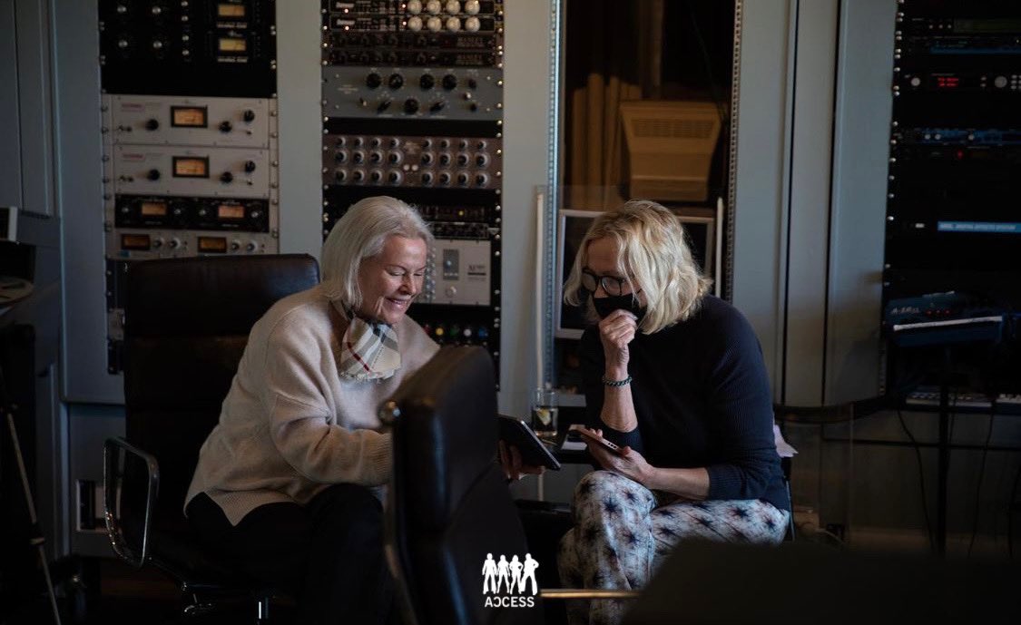 ABBAaccess's tweet photo. What are these two girls up to? Any guesses? ๐
-
#ABBA #agnethafรคltskog #annifridlyngstad https://t.co/2CCoatMzWQ