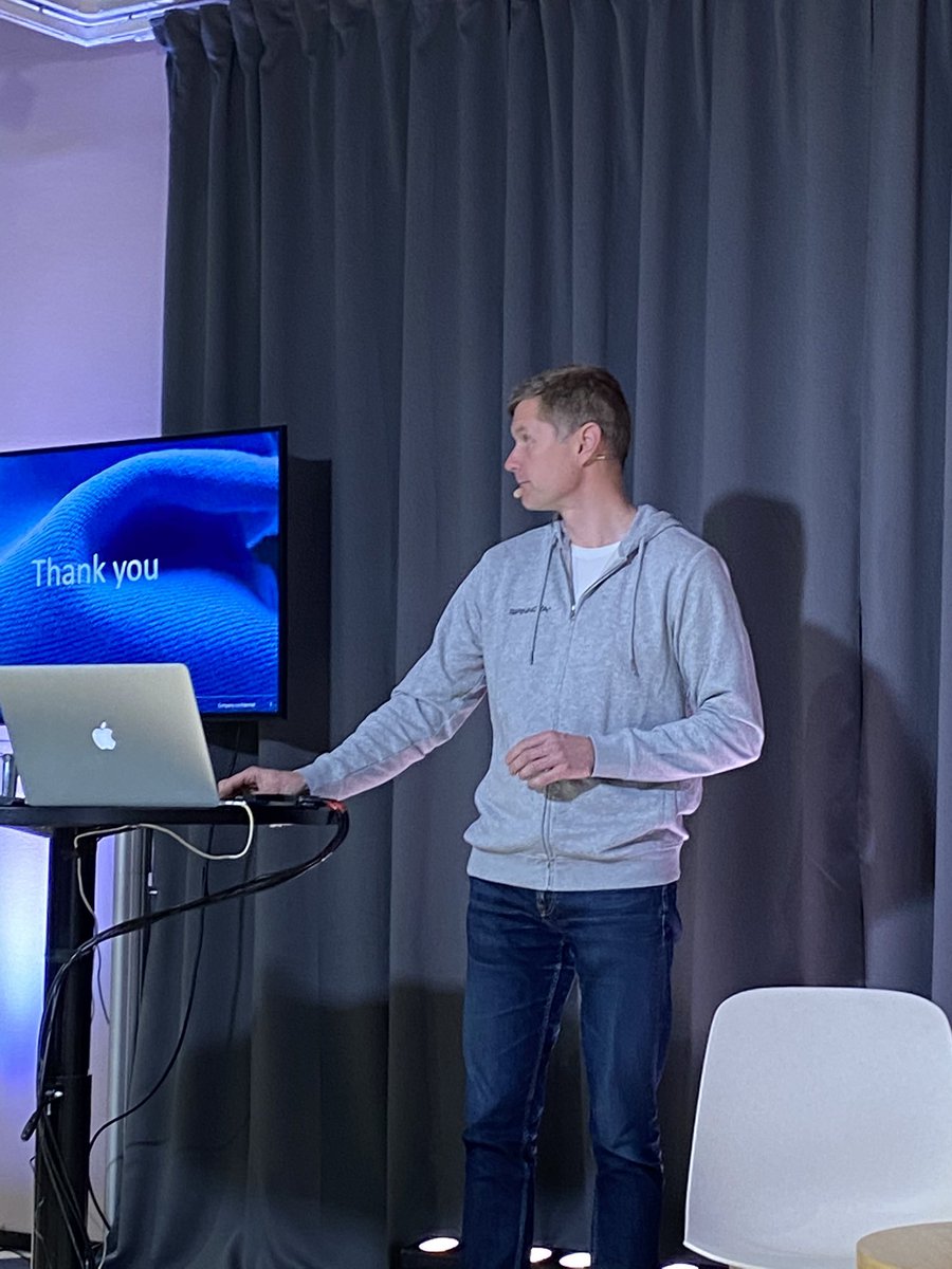 mattiperkkio's tweet photo. Puuvillalle ja villalle suomalainen kestävä vaihtoehto. @SalmelaJuha Huikea innovaatio! #kiertotalous #kasvuopen #designforumdate https://t.co/k6dOSMApS4