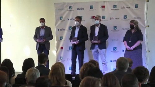 El <a href="/hospitaldelmar/">Hospital del Mar</a> vuelve a ganar el premio Best Spanish Hospital Awards en la categoría de #aparatodigestivo y ha sido finalista en categorías de enfermedades de la mujer y en el global de resultados bit.ly/Best_Spanish_A… <a href="/premiosbsh/">Best Spanish Hospitals Awards</a> #PremiosBSH #GestiónSanitaria <a href="/xavierbessa/">Xavier Bessa</a>