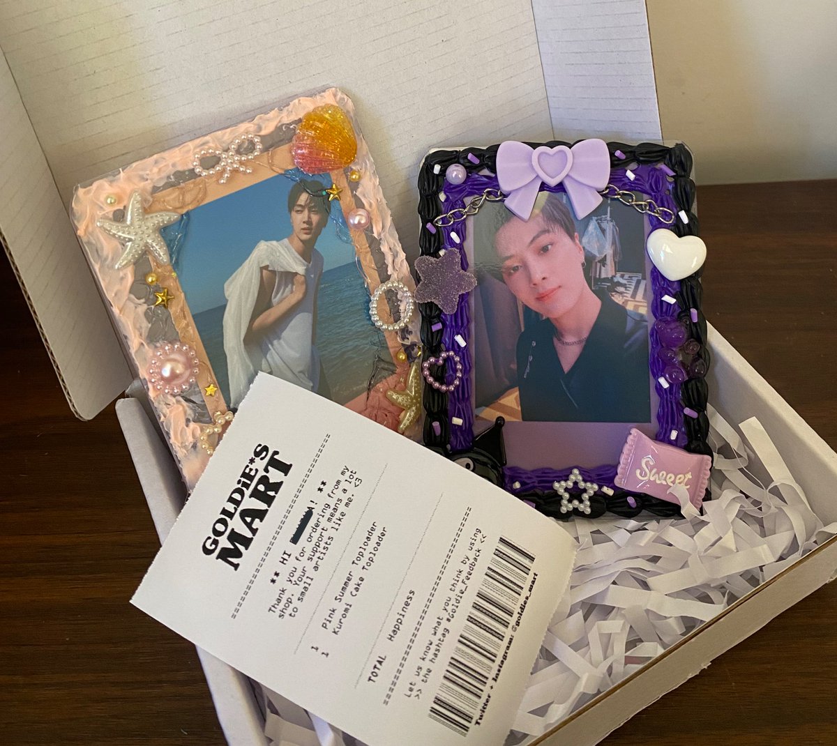 zaejy_'s tweet photo. πͺ #elliotfinds
the prettiest deco toploaders arrived today π³ thank u @goldies_mart for being so kind + for the jay freebies !! the cutest packaging also π«
#Goldie_Feedback https://t.co/u3o5h86y8b