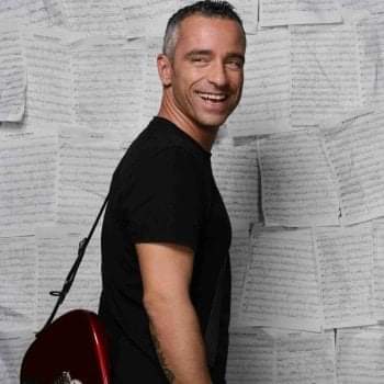 RetroMemories's tweet photo. Empezamos el día felicitando a #ErosRamazzotti, que cumple hoy 58 años. ¡Muchas felicidades! https://t.co/ksxCWmalsG