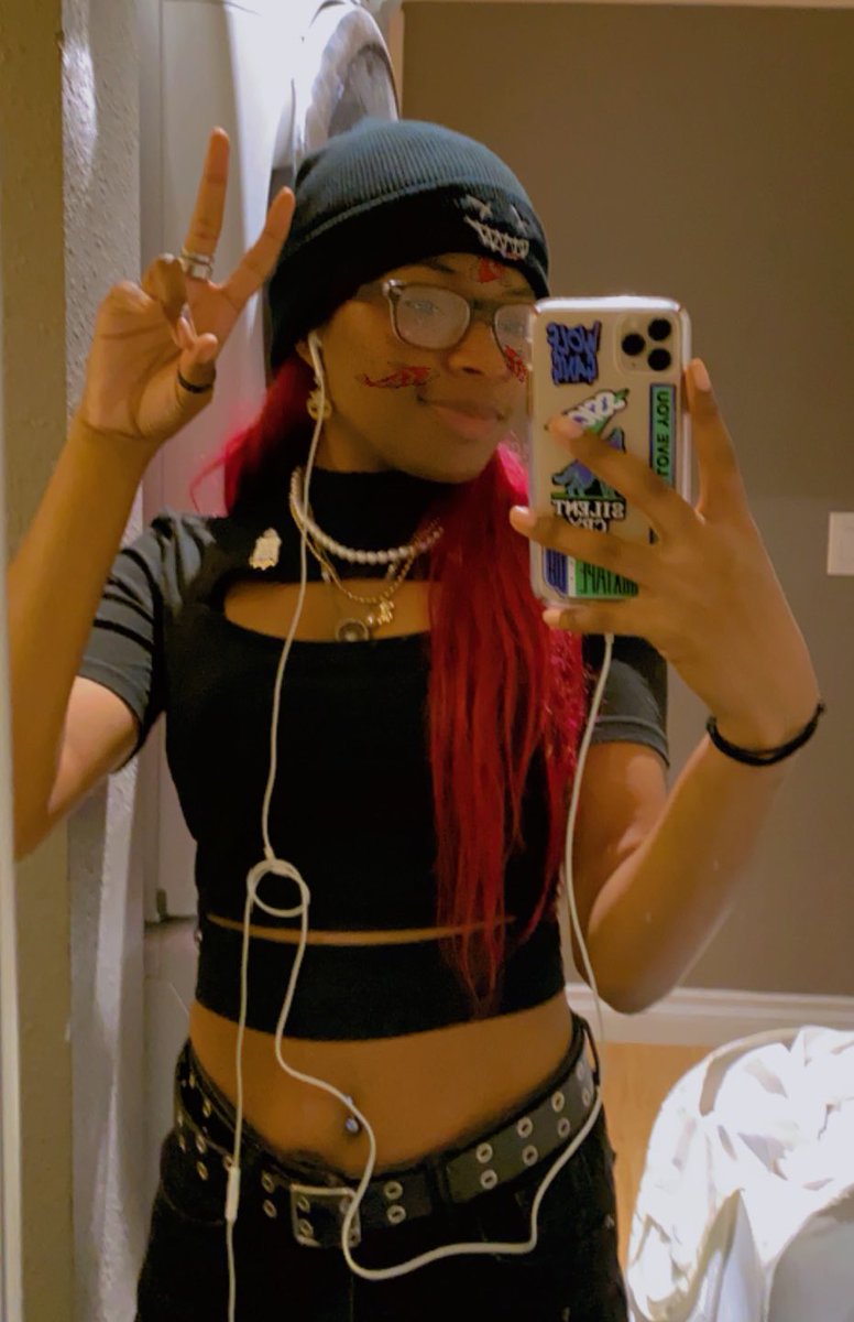 sonnshinerr's tweet photo. #INYANG #INTHEO : “that’s lit” #P1eceSelcaDay #P1Harmony #P1H #P1HarmonyWithP1ece https://t.co/phHiB7TtOg