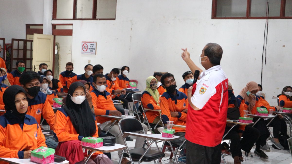 #Pelatihan PRB Inklusi Bagi Relawan PB Wonogiri.
Rabu, 27 Oktober 2021. Di ruang pertemuan PMI Wonogiri. bersama relawan difabel, FPRB, LIDi dan JBI Wonogiri.
Tetap dengan prokes di masa pandemi!. <a href="/uddpmiwng/">PMI WONOGIRI SUKSES</a>