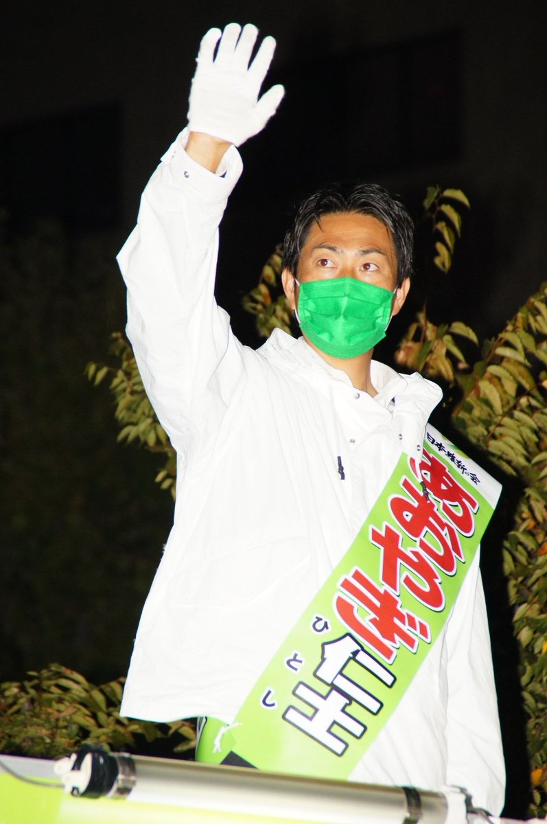 Inamorisilver's tweet photo. 2021年10月27日　
近鉄八尾駅前にてイナモリ君は #あおやぎ仁士 氏の
演説のサポートを行いました
応援演説には松井一郎大阪市市長も

#稲森ひろき  
#青柳仁士
#松井一郎 https://t.co/2ct6AnFKtU