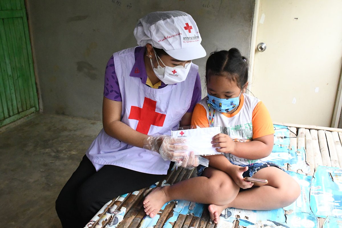 IFRCAsiaPacific's tweet photo. Kindness is contagious, pass it on. 😊❤️

@ThaiRedCross ❤️ 
#ThrowbackThursday https://t.co/hacLRdZTuJ