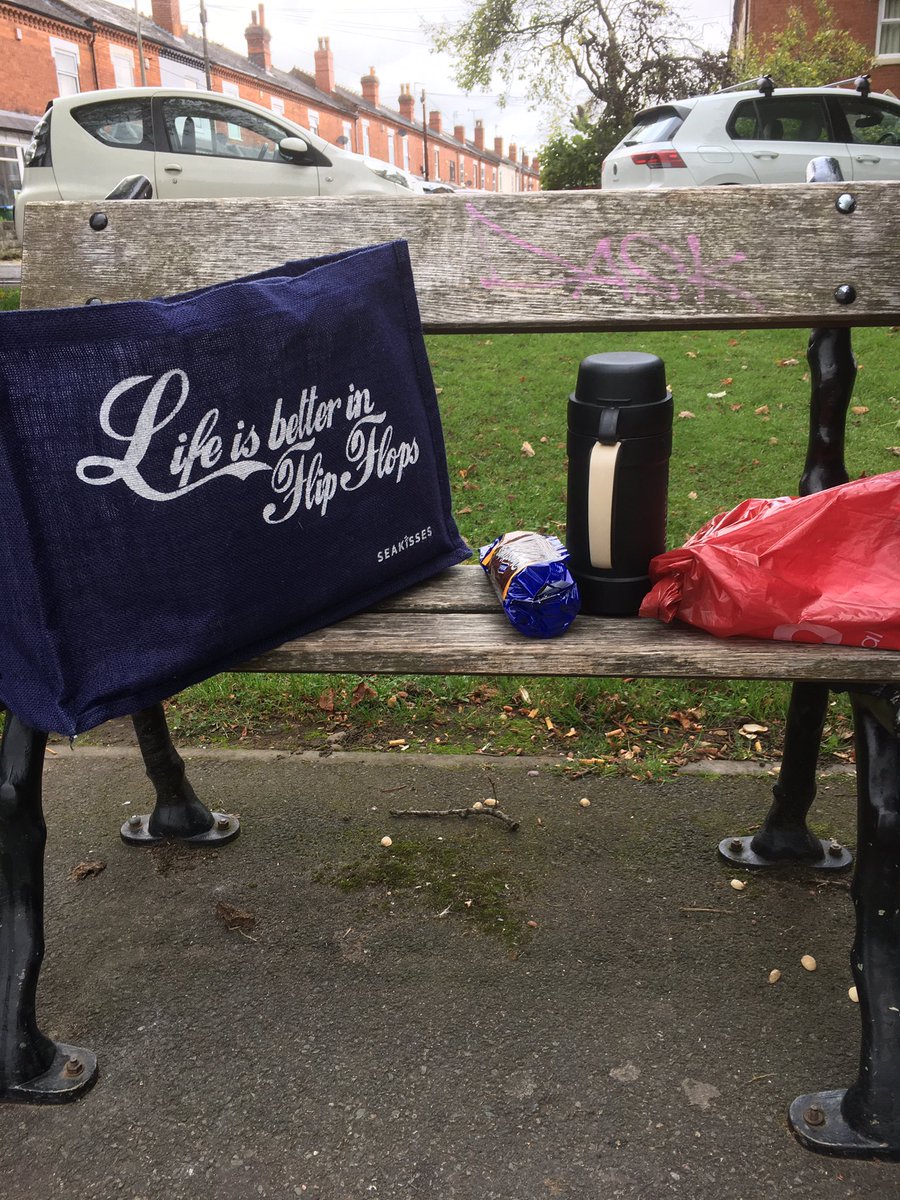 C4CSync's tweet photo. Well being officers will meet up anywhere to support someone. Yesterday we had a flask of coffee in the park, oh and a chocolate biscuit 🍪 #mentalhealth #caring https://t.co/EnPaFvi4d9
