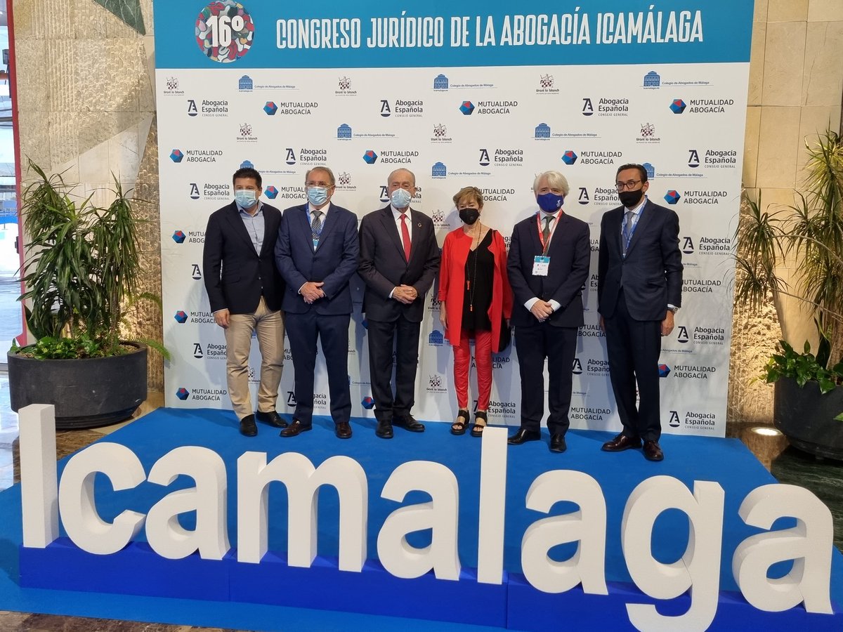 Por primera vez, <a href="/Abogacia_es/">Abogacía Española</a> participa como coorganizador del Congreso. A continuación intervendrán entre otros <a href="/pacodelatorrep/">Paco de la Torre</a> <a href="/_OrtegaVictoria/">Victoria Ortega</a> y por supuesto nuestro decano <a href="/SGMSALVADOR1/">SALVADOR GONZALEZ</a> #CongresoAbogacíaMLG