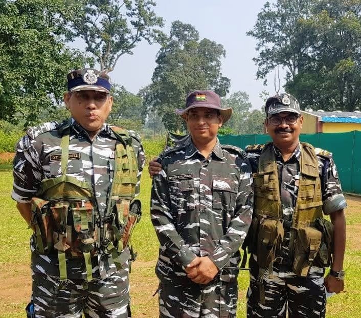 A foray into the interior areas of Bastar region of Chhattissgarh....
Interacted with CRPF troopers and reviewed the status of Anti Naxal Operations in AOR...
Shared a meal with Jawans...
Outstanding performers felicitated...
<a href="/crpfindia/">🇮🇳CRPF🇮🇳</a> 
<a href="/HMOIndia/">गृहमंत्री कार्यालय, HMO India</a> 
<a href="/PMOIndia/">PMO India</a>