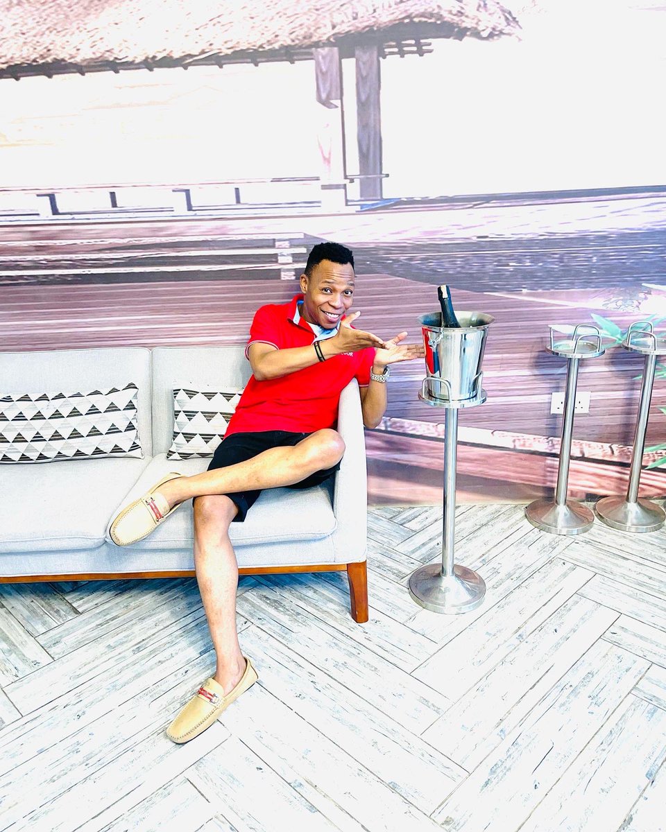 djmashakenya's tweet photo. Thank you ππΎ Sliqour Store and De Vries Africa Ventures for Trusting me in your event last night. Ngakunywa fine wine π·π
#DjMashaLive #LG100Club #AfricanSocialStar #AzziadNasenya #MagicalKenya #TembeaKenya #Mombasa #Events254 #Wine https://t.co/fng1qT4jkT