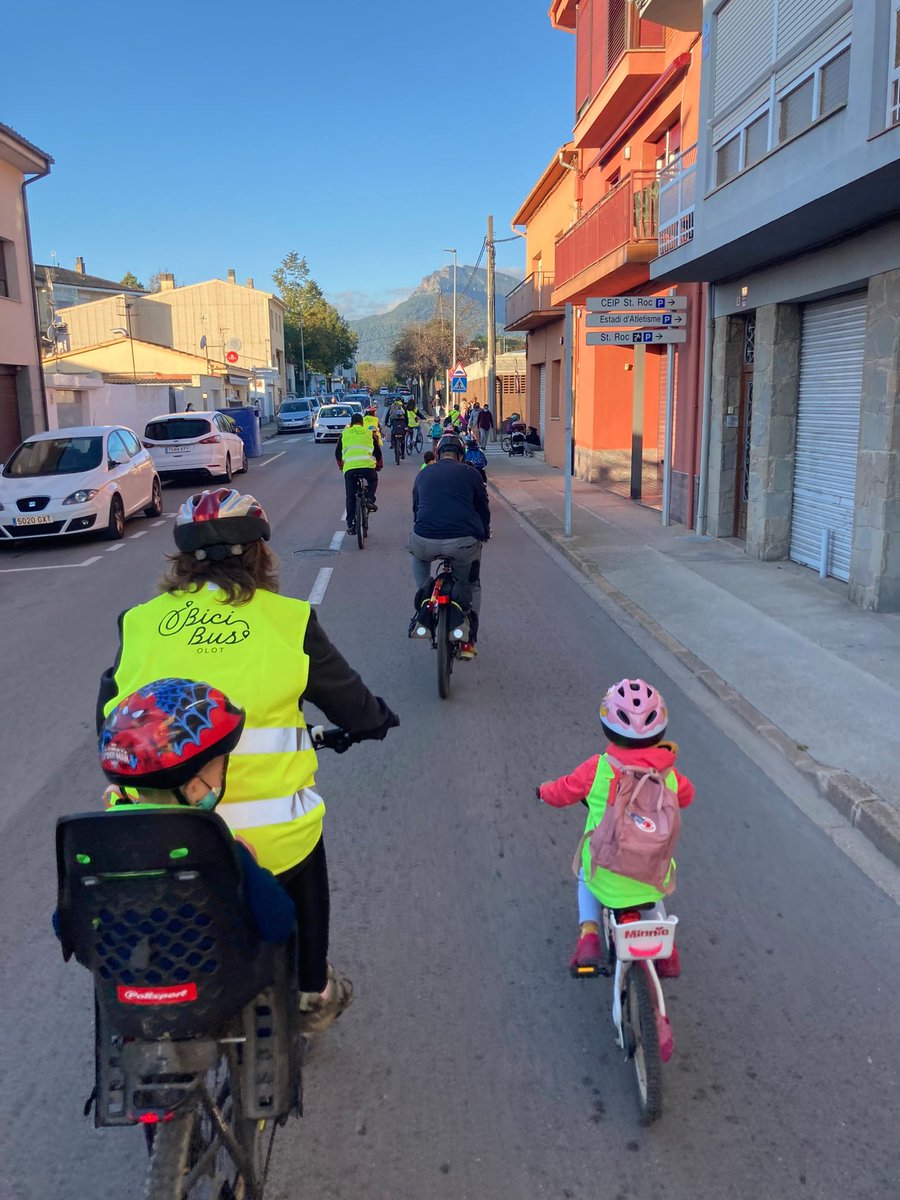 ✍️ Anoteu-vos-la a l'agenda!
🗓️ 17 de novembre a les 18:30.
🚲🛴🚶La mobilitat activa cap a l'escola com una estratègia de millora de la salut i medi ambient de la infància i adolescència.
🖥️ Online i gratuïta.
ℹ️ Inscripcions i + info: girona.cat/agenda/cat/age…
📷 <a href="/annavilareixach/">Anna Vila i Reixach</a>