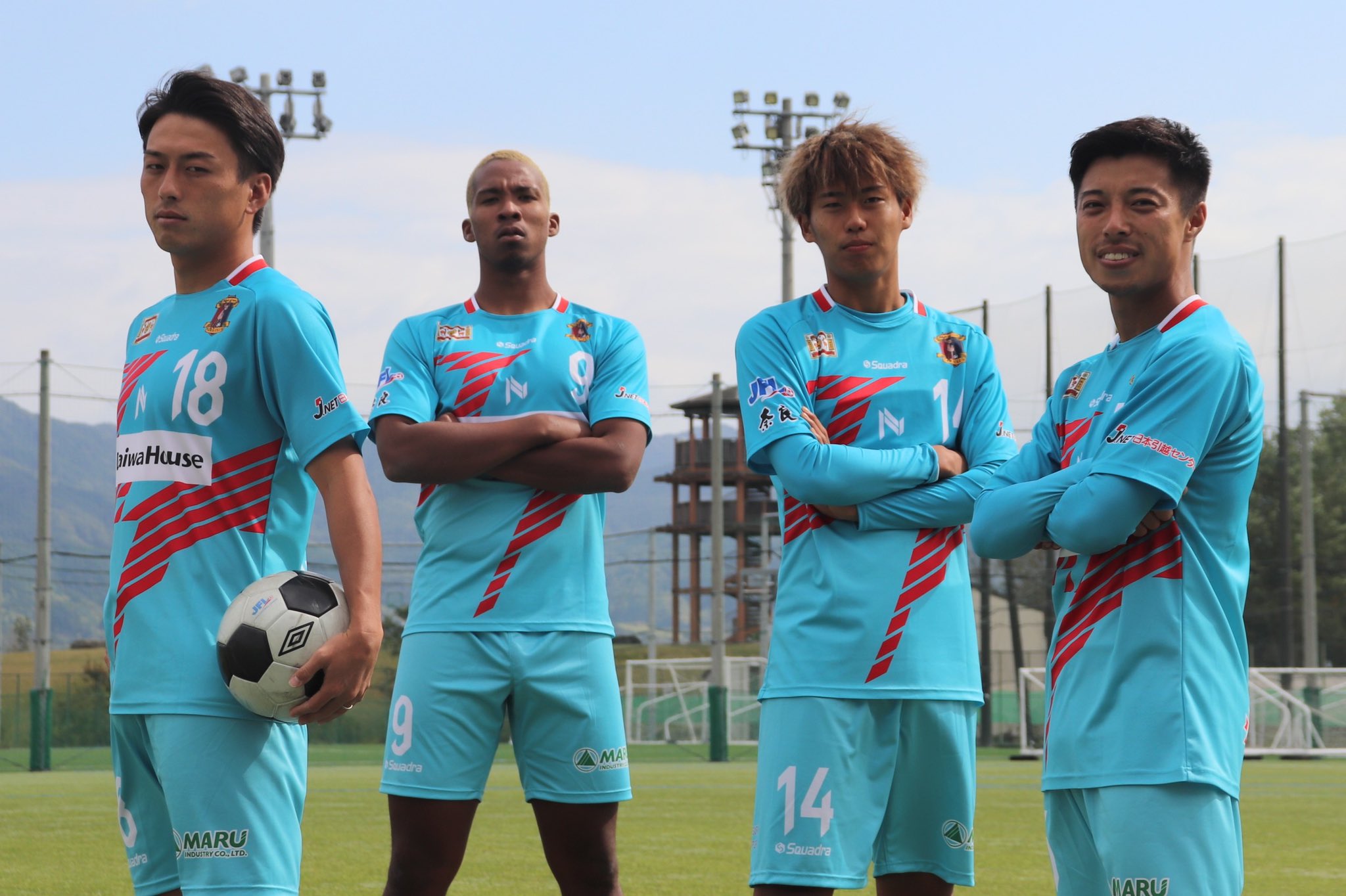 奈良クラブ 第30節 松江シティfc 11 7 日 はロートフィールド奈良でホームゲーム Mje Squadraマッチデーは この日限定のユニフォームを着て戦う 3rdユニフォームday 先着1 000名様には同デザインのタオルマフラーをプレゼント 詳細はこちら