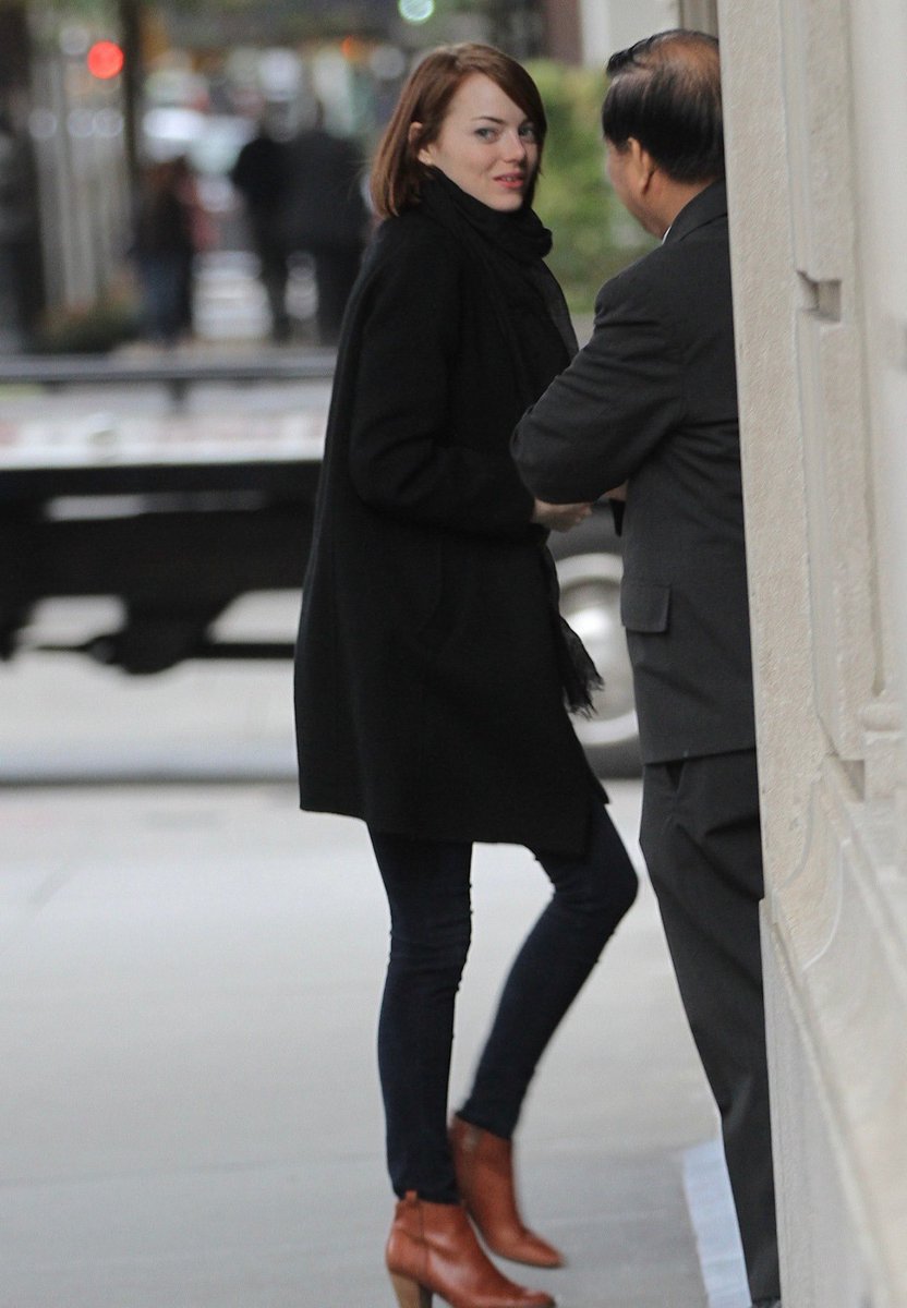 October 28, 2014: Emma arriving at ‘Cabaret’ rehearsals in New York City