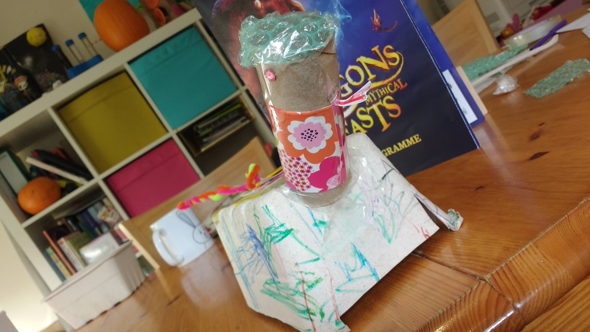 RoseBirdHawk's tweet photo. @DragonsBeasts Sophie, aged 6 #DragonsBeastsComp https://t.co/Zosph3sO8v