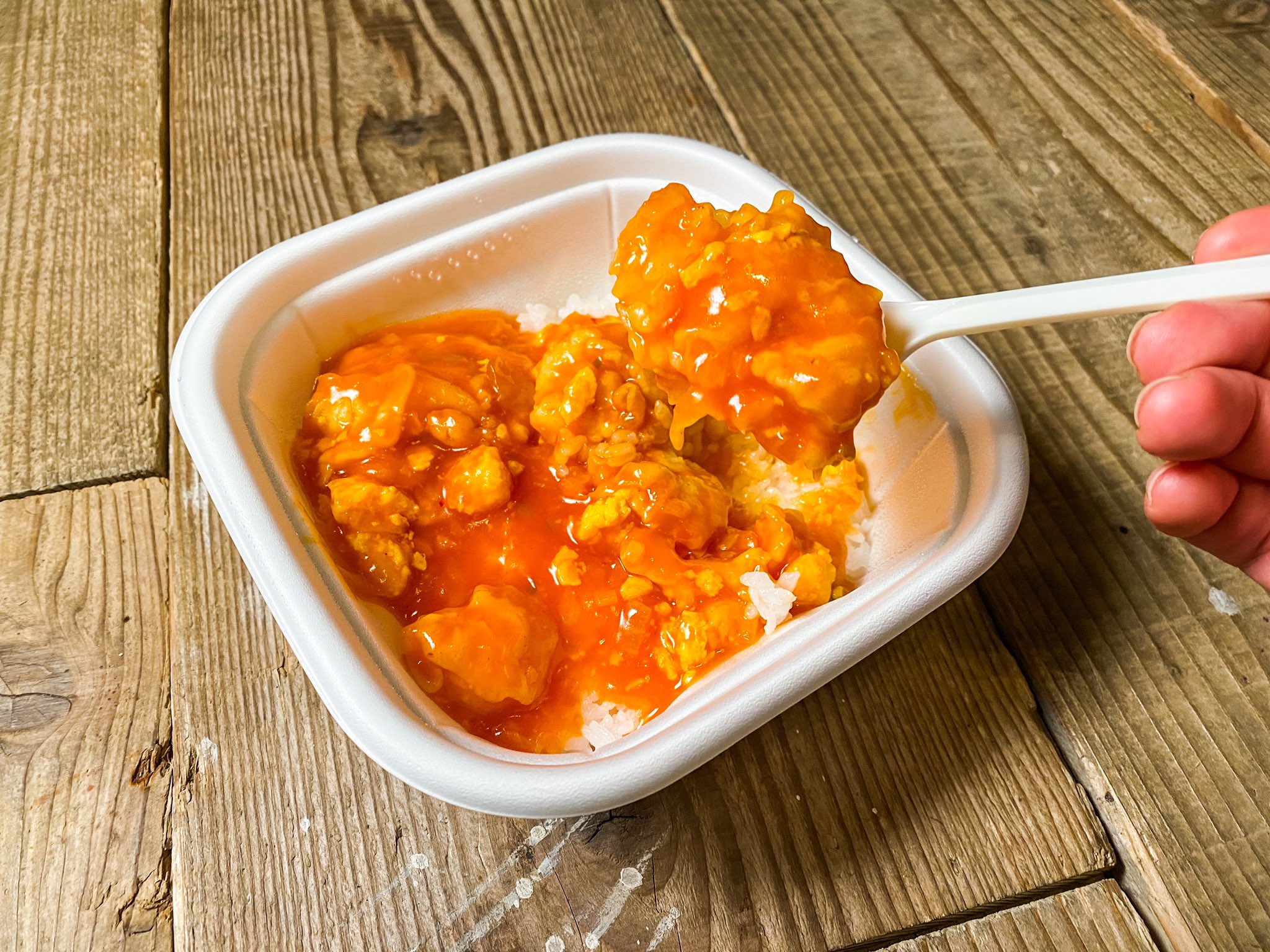 Katsu コンビニダイエット研究 ファミマの エビチリ丼 が まじ旨 なのに脂質14gでダイエット向き とろとろ卵と濃厚ソースがお米と絡んでどんどん食が進む これはダイエットとか関係なく食べるレベル 旨辛とはかいてるけど全く辛くないので苦手な人でも