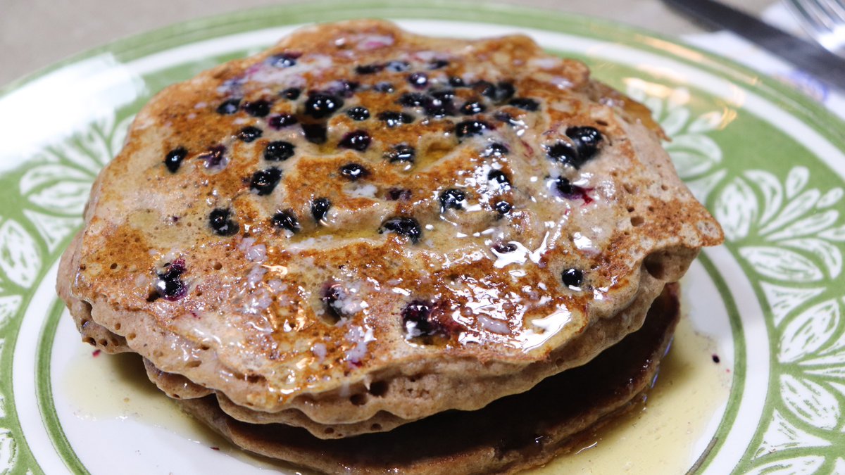 MOLCS_'s tweet photo. Whole Wheat Blueberry Pancakes!! 😋👍 https://t.co/mwlpNBnfvk #pancakes #whatsforbreakfast #molsc #easyrecipes https://t.co/rpAZnNsfXj