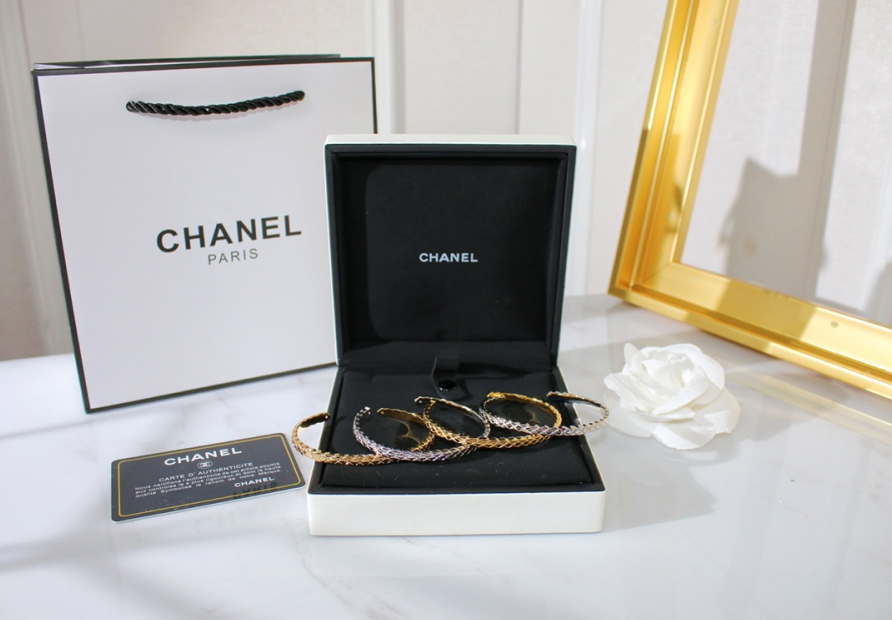 업계내에서 최대규모인만큼 현지에서도 가장활발한공급측인데요
저희 티아나를 믿고 선택해주시는 고객님들에게 감사합니다 (품질보장!)
mbb567.com

#가방만들기 #집콕쇼핑 #샤넬골드볼체인백 #블로그
#공구블로그 #블로그마켓 #샤넬백#샤넬클래식