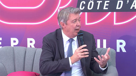 Apar_SAS's tweet photo. En main stage @GerardGazay, vice-président en charge de l’économie de la métropole et maire d’Aubagne ! #GoEntrepreneurs #Marseille https://t.co/8LoyjKNHUu