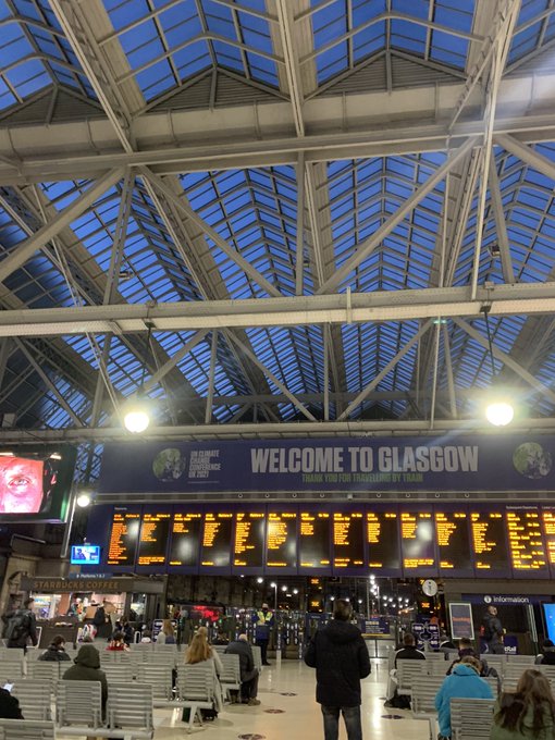 Glasgow Tour Day 4/4 highlights! From this Monday! Had 12 photoshoots in 4 days 😱✨  On the way back from<a href="/tag/selfie"class="tags"><span>#selfie</span></a><a href="/tag/model"class="tags"><span>#model</span></a><a href="/tag/ginger"class="tags"><span>#ginger</span></a>