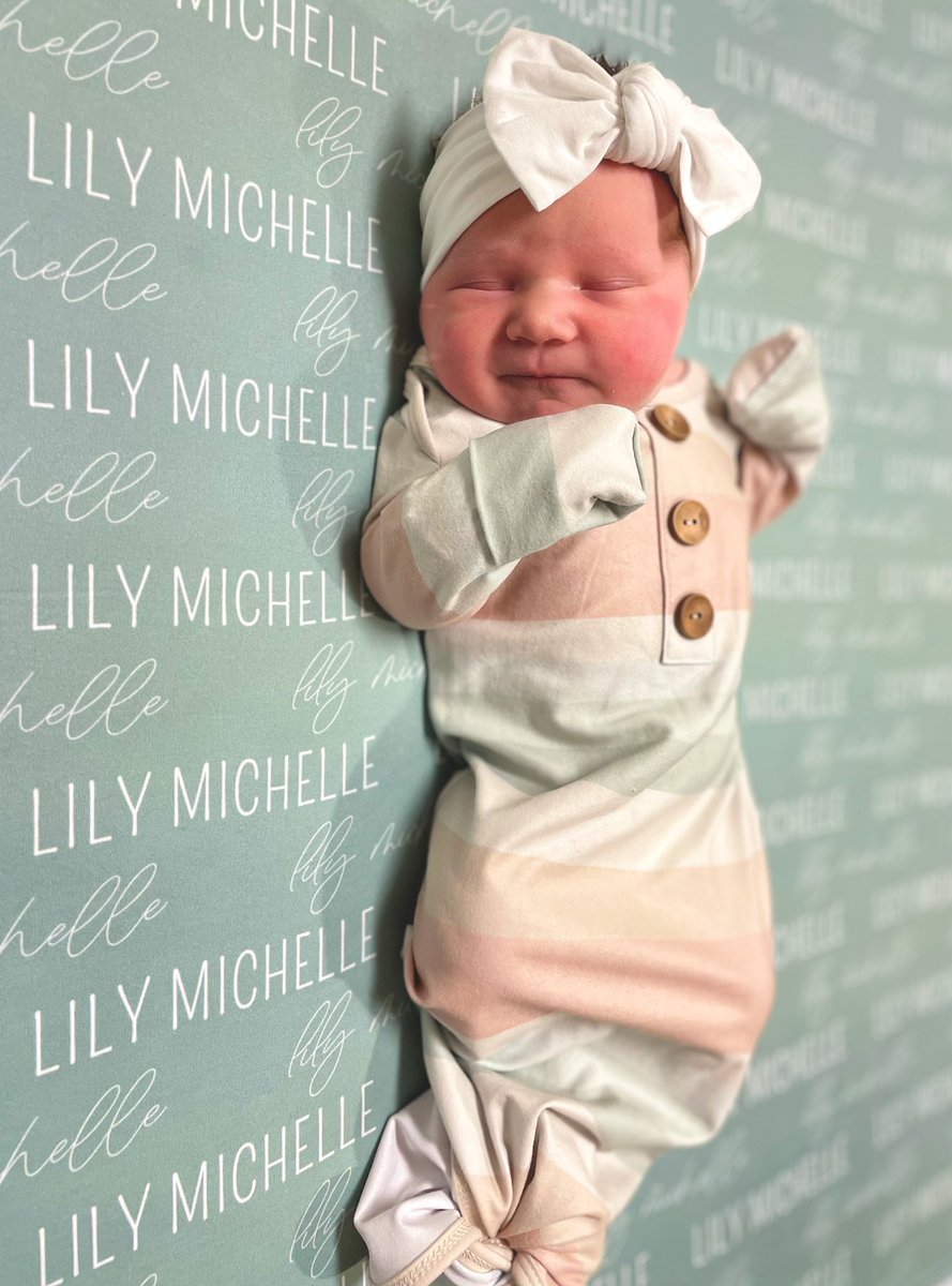 Our lives and hearts changed forever last Sunday. Welcome to the world, our beautiful baby girl! We love you more than anything! Jessie Clough I am in awe of you! 

✨ Lily Michelle Clough
✨ October 24, 2021
✨ 5:20 am EST
✨ 8 lbs, 4 oz