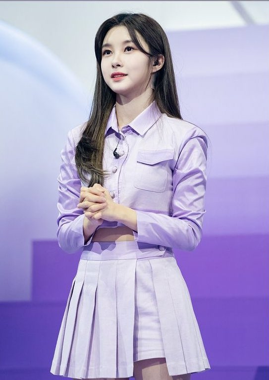 dayoungeun's tweet photo. our debuting girls https://t.co/2iq31gaRN4