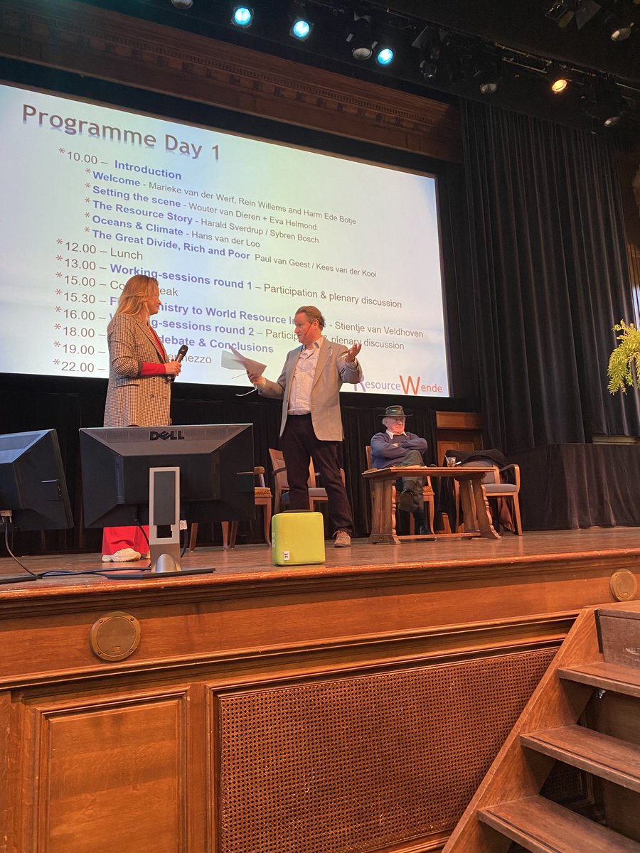 Van start: tweedaagse conferentie Resource Wende: pleidooi voor een nationale grondstoffenstrategie. ⁦<a href="/woutervandieren/">wouter van dieren</a>⁩ ⁦<a href="/EvaHelmond/">E V A</a>⁩ #reinwillems ⁦<a href="/hermanmulder/">herman mulder</a>⁩ #commisietoekomst #resourcewende
