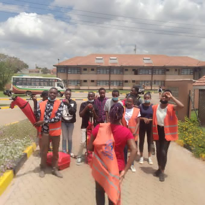 TheRCTI_RCMRD's tweet photo. Why study at RCTI?
1. We provide internal attachment opportunities where we expose our students to practical sessions, train on GIS, AutoCAD , ERDAS and Civil 3D.
Below; Internal attachment class- Diploma in Land Surveying 
#RCTI
@chogo_john @ericq_k @kavagi1 @LinomenesesJ https://t.co/P629Ivl2fe