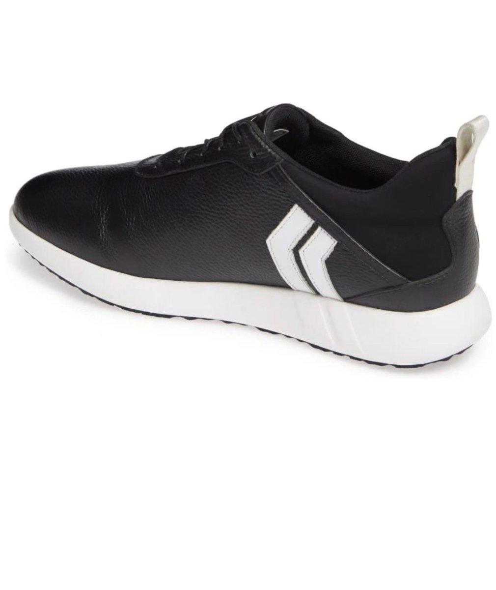 CorporateVoyage's tweet photo. #Vanz #sneakers #classyshoes #handbags and more
We do deliveries to your door step. https://t.co/1xnV7S5W23
