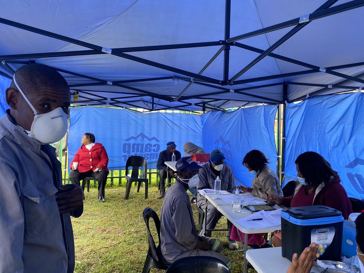 Theo_Nkonki's tweet photo. This morning we @GPDRT_ are in Bapsfontein, @City_Ekurhuleni bringing #VaccinationDrive #RequestASlotGP https://t.co/KQVkh1cfm8