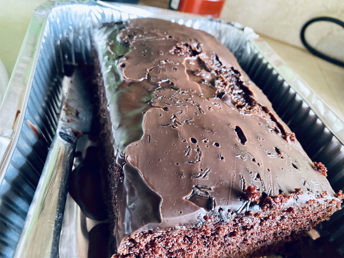 MurukaMargie's tweet photo. @vwavah1 just delivered my cake chocolate loaf 😋😋😋please give her all your cake orders and get the best cake ever smooth, delicious, thick, rich, moist, mouth-watering 😋😋 n u won’t regret it 😀😀
#cupcakecorner https://t.co/rHQmLfgrBE
