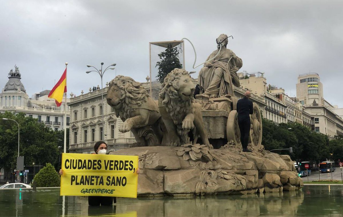 "Las ciudades deben reescribirse en verde" se afirma en el evento de <a href="/FBiodiversidad/">Fundación Biodiversidad</a> y #ONUhabitat con motivo del #DiaMundialDeLasCiudades. Si <a href="/MADRID/">Ayuntamiento Madrid</a>, también va por ti aunque hagas como que no va contigo <a href="/AlmeidaPP_/">José Luis Martínez-Almeida</a> Ciudades verde para planeta sano <a href="/greenpeace_esp/">Greenpeace España</a> <a href="/Celia_Ojeda/">Celia Ojeda</a>