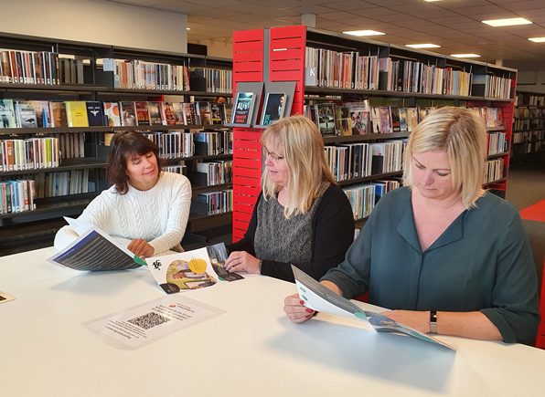 LOE_nieuws's tweet image. Maak een CV dat bij jou past, Hulp bij zoektocht naar ideale baan bij Bibliotheek Elburg
Foto: De JobOn begeleiders van de Bibliotheek Noord-Veluwe helpen je een CV te maken dat bij je past
Vrijdag 19 november helpt de...
is.gd/90v8y0