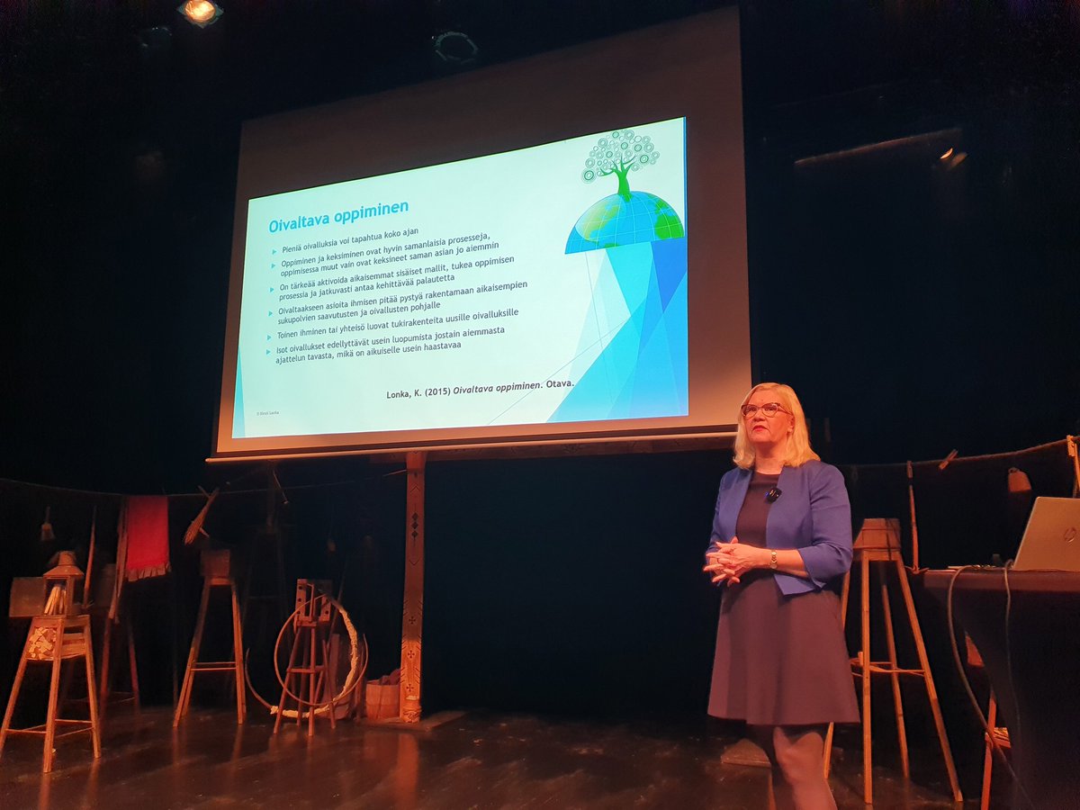 Inspiroiva <a href="/KirstiLonka/">Kirsti Lonka 🇫🇮🇺🇦</a> oivalluttaa oivaltavaan oppimiseen! Oppiminen on vähän kuin keksimistä ja toinen ihminen / yhteisö luovat sille tukirakenteita. #opintokeskukset #opintokeskuspäivät #hyväelämä #jatkuvaoppiminen #elinikäinenoppiminen <a href="/opintokeskukset/">Opintokeskukset</a>