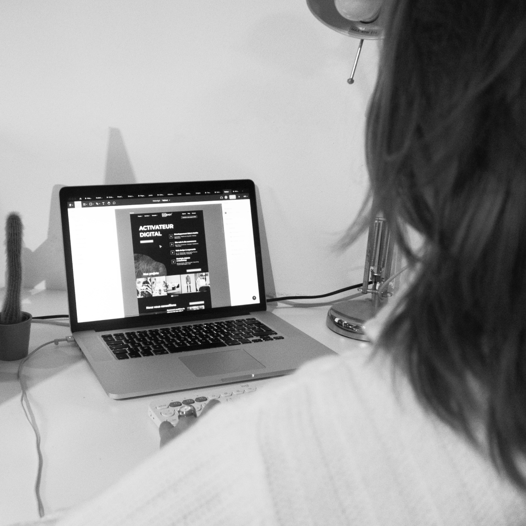 WebdigitAgence's tweet photo. Aujourd'hui, nous vous en dévoilons un peu plus sur notre nouveau projet ! Nous avons hâte de le mettre en place et de vous le montrer ! 🤫
Rendez-vous dans quelques semaines pour le projet finalisé ! 🚀
#webdigit #projetsecret #agenceweb #nouveauprojet https://t.co/LPaZ8IYGf4