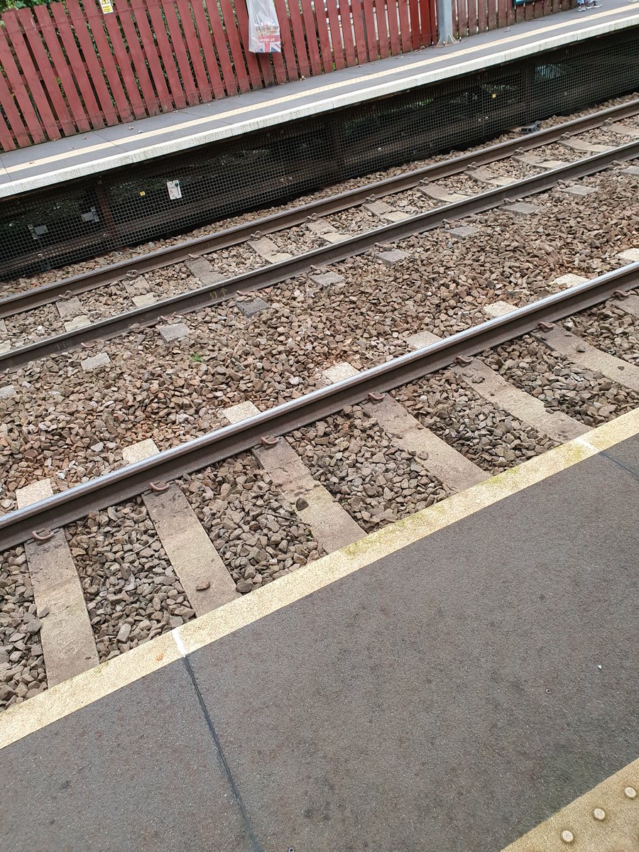 TeamAmigosB1's tweet image. 1st activity of the day accomplished.
Just said good morning to 5 people on my way to uni.
#UCLanAOK #UCLanComputing #Computing4WC ~ HP