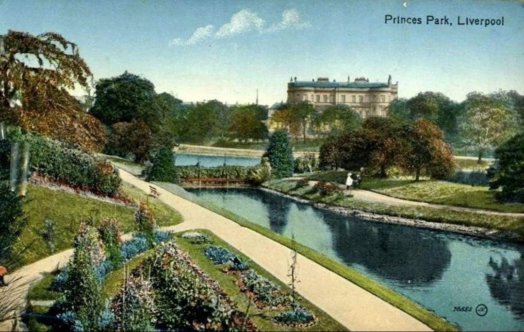 What a beautiful old picture of Princes Park! Any Scouse history buffs know what year or decade it's from? 💚