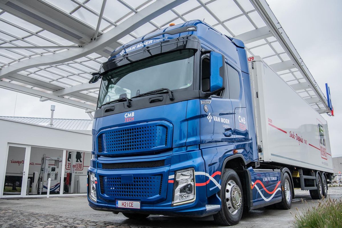 Van Moer Logistics and <a href="/DelhaizeBelgium/">Delhaize</a> take first dual fuel hydrogen truck from CMB.TECH into operation. 
Click the link to read the full press release. bit.ly/3Gskb39 
#CMBTECH #Hydrogen #technology #dualfuel #Delhaize #VanMoerLogistics #hydrogentruck