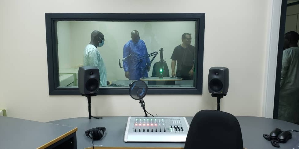 Radio_RJS's tweet photo. Des experts mandatés par l’OIF pour la mise en œuvre de #RadioJeunesseSahel étaient en #Mauritanie &amp; au #Niger mi-octobre. Ils ont constaté les progrès sur le terrain: à Nouakchott et Niamey, des studios sont déjà disponibles pour le relais des émissions de @jeunessesahel #RJS https://t.co/KgjP7Upjts