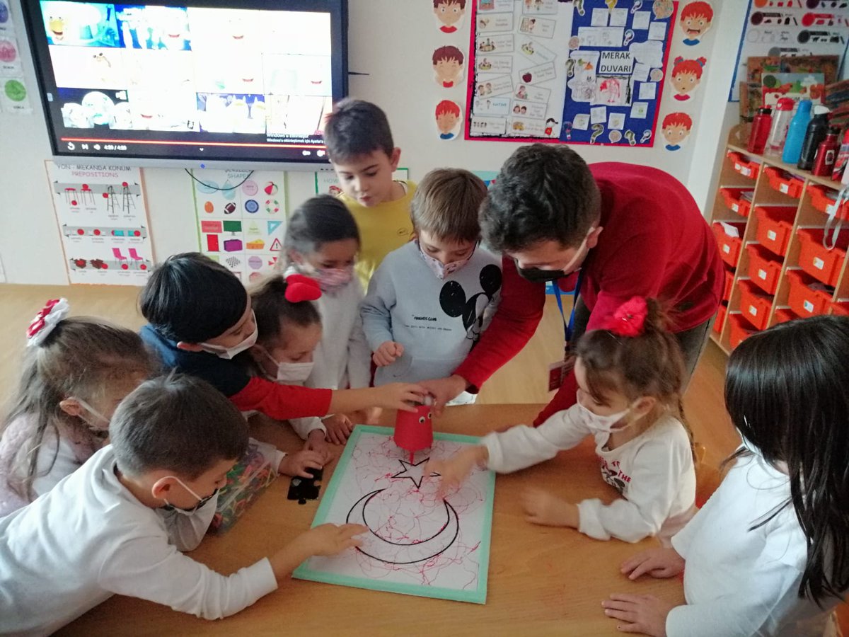 erdemunercoding's tweet photo. 29 Ekim Cumhuriyet Bayramı Etkinliğimiz #ressamrobot
@EdaPekcetin

@CisemSev

@HalimeVatansev2

@duygubiyikoglu

@Asiyeyasar8

@bk_tekin
 
@bahcesehir_k12 https://t.co/d6l53BrEPA