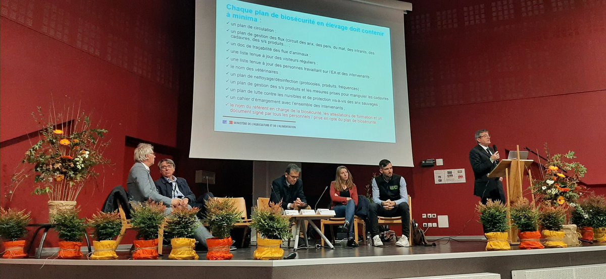 Cpeltiered's tweet photo. Interventions de l'Inspection @EnseignementAgricole #IEA sur quelques chantiers importants pour #DEADAT A. Germont M.Côme X. Bordenave : enquête utilisation des plateaux techniques, évaluation des PLEPA, et apport sur la gestion des zoonoses. https://t.co/x2gdFet8tM