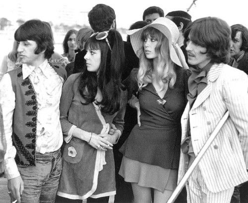 Патти бойд 70е. They are in their late sixties. They are in their late sixties. The beatles 1967. The beatles help 1965.