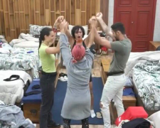 hellentuitta's tweet photo. Resumo dos surtos da madrugada pra quem tá chegando agr 🅰️🅰️🅰️

- G4 se juntou pra pedir pro Rico ficar

- Aline e Rico cvsaram choram e se acertaram

- Day e Rico tbm cvsaram colocaram tudo a limpo, teve declarações e tá tudo bem. FINALMENTE.

- o boa noite dayline foi lindo https://t.co/6hDJuao3EC