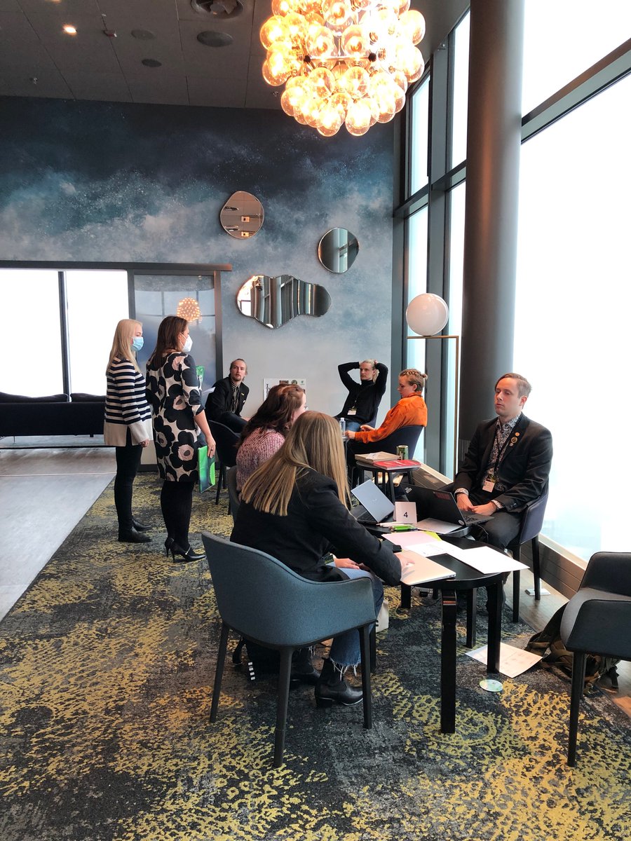 puunjalostajat's tweet image. PI Challenge on polkaistu käyntiin. Clarioniin on kerääntynyt innokas opiskelijoiden joukko ratkomaan metsäteollisuuden haasteita substituutiovaikutusten arvioinnista metsien merkityksestä viestimiseen. #PIprof #PIChallenge #metsäpäivät